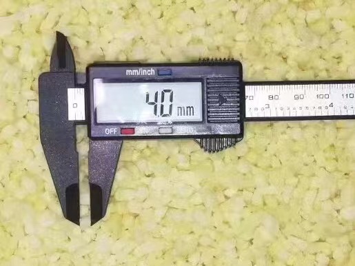 Sinocharm HALAL KOSHER Proveedor de jengibre chino IQF en cubos de 4*4mm, 1 kg de jengibre congelado para especias 0